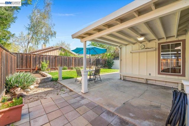 1727 Sutter St, Livermore, CA 94551