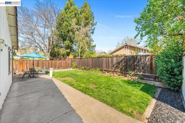 1727 Sutter St, Livermore, CA 94551