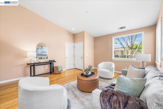 1727 Sutter St, Livermore, CA 94551