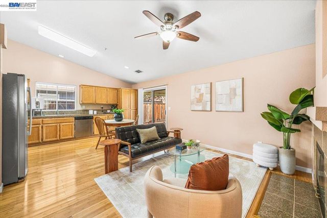 1727 Sutter St, Livermore, CA 94551