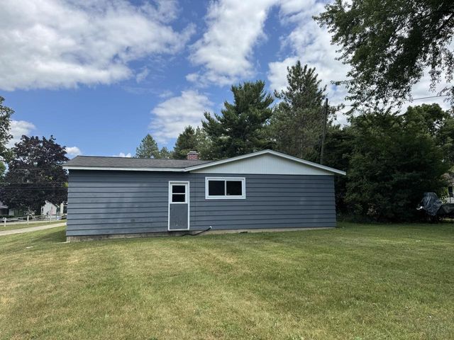 12142 219th AVENUE, Bristol, WI 53104