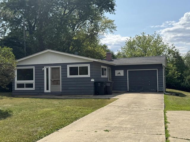 12142 219th AVENUE, Bristol, WI 53104