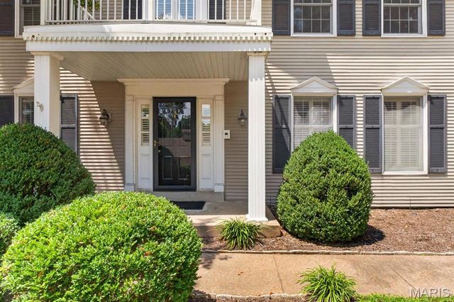 14761 Chesterfield Trails Drive, Chesterfield, MO 63017