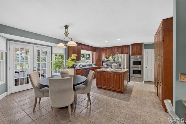 14761 Chesterfield Trails Drive, Chesterfield, MO 63017