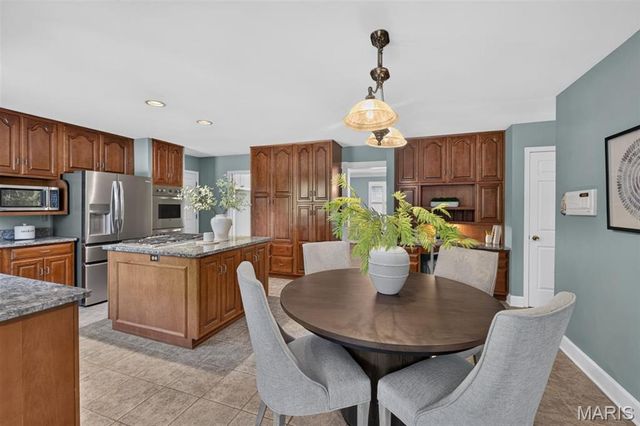14761 Chesterfield Trails Drive, Chesterfield, MO 63017