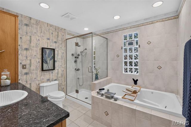 14761 Chesterfield Trails Drive, Chesterfield, MO 63017