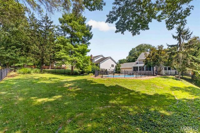 14761 Chesterfield Trails Drive, Chesterfield, MO 63017