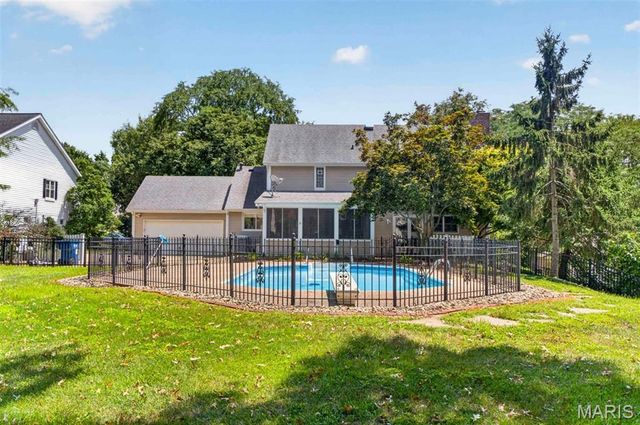 14761 Chesterfield Trails Drive, Chesterfield, MO 63017