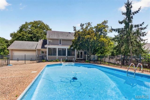 14761 Chesterfield Trails Drive, Chesterfield, MO 63017