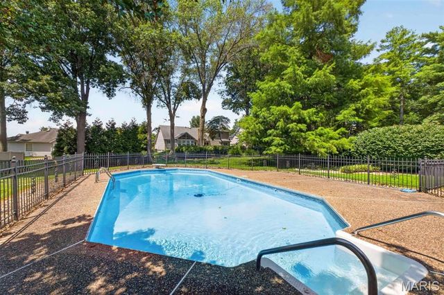 14761 Chesterfield Trails Drive, Chesterfield, MO 63017