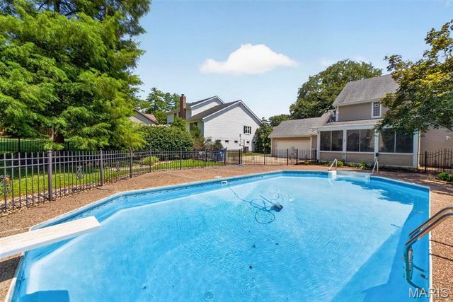 14761 Chesterfield Trails Drive, Chesterfield, MO 63017