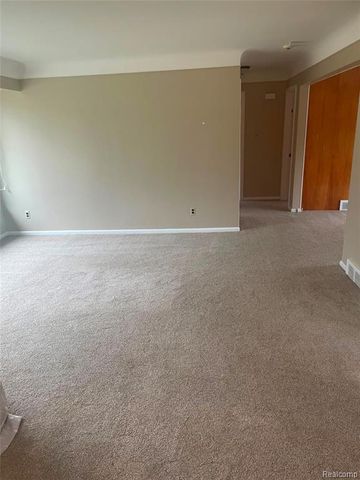 24857 Champaign, Taylor, MI 48180