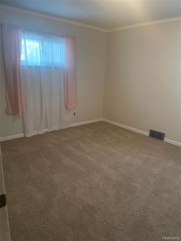 24857 Champaign, Taylor, MI 48180