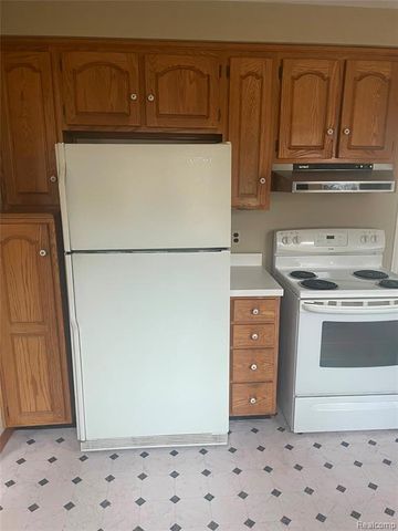 24857 Champaign, Taylor, MI 48180