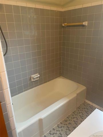 24857 Champaign, Taylor, MI 48180