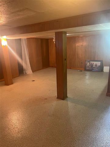 24857 Champaign, Taylor, MI 48180