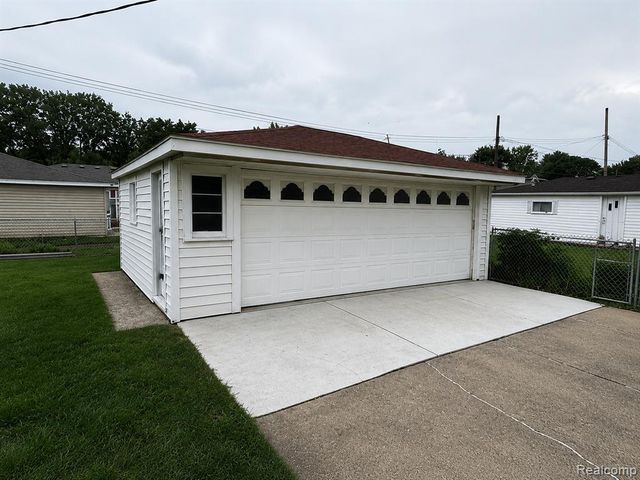 24857 Champaign, Taylor, MI 48180