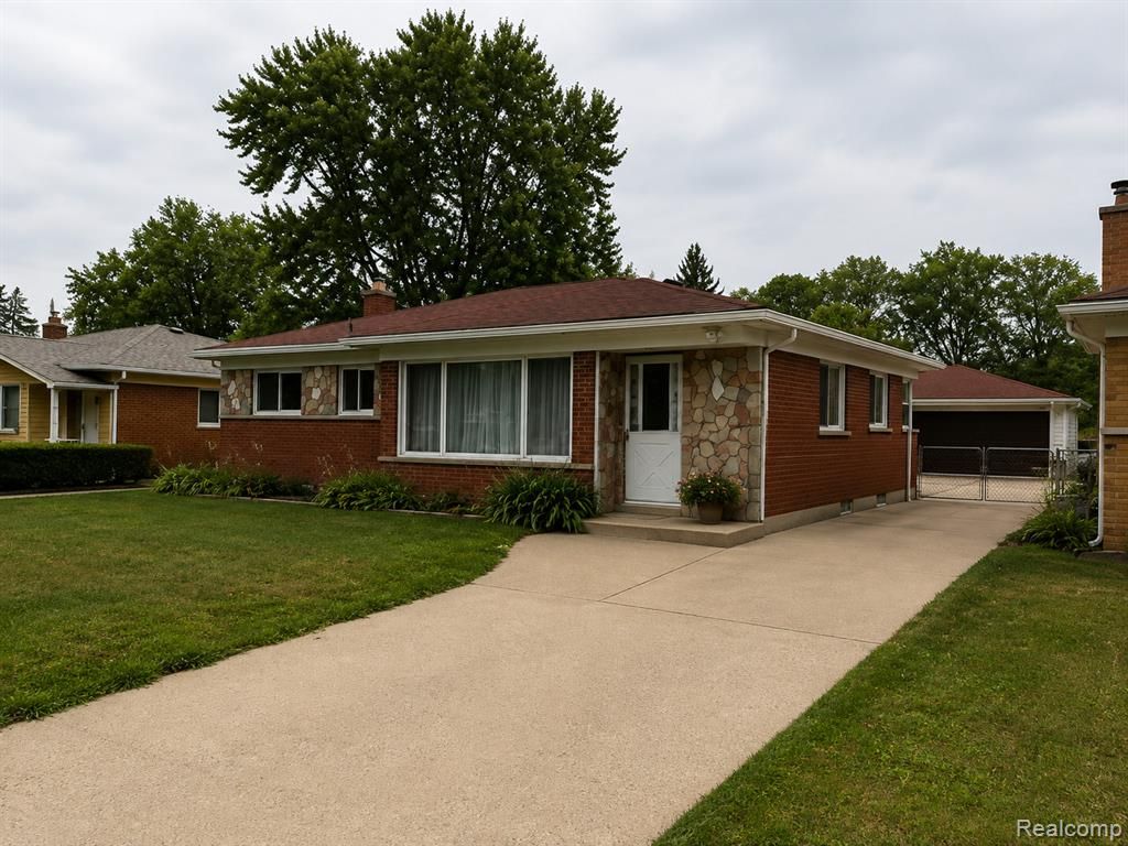 24857 Champaign, Taylor, MI 48180