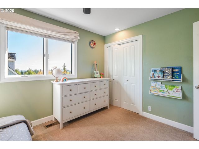 8710 Nw HAZELTINE St, Portland, OR 97229