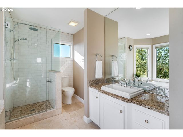 8710 Nw HAZELTINE St, Portland, OR 97229