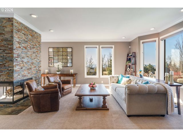 8710 Nw HAZELTINE St, Portland, OR 97229