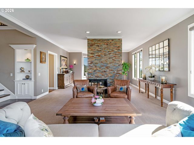 8710 Nw HAZELTINE St, Portland, OR 97229