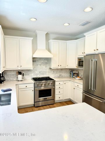 668 LAKE STONE Circle, Ponte Vedra Beach, FL 32082