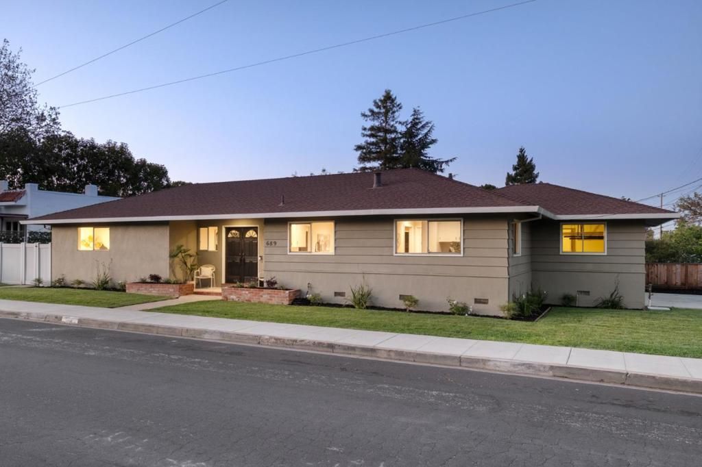 Image 1 of property listing at 689 Bayport Avenue, San Carlos, CA 94070