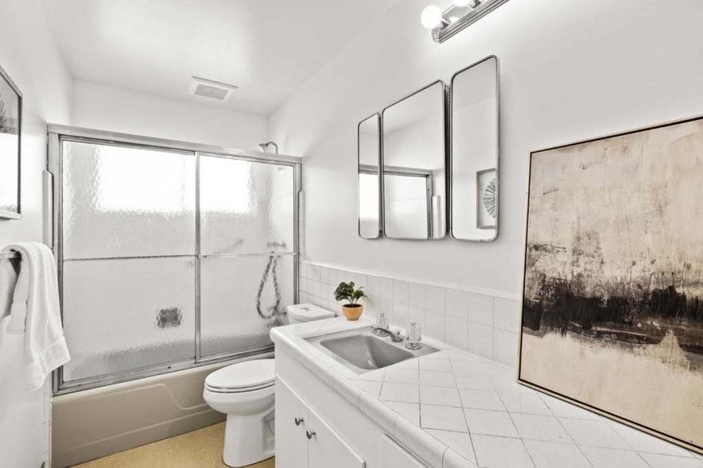 Image 21 of property listing at 689 Bayport Avenue, San Carlos, CA 94070