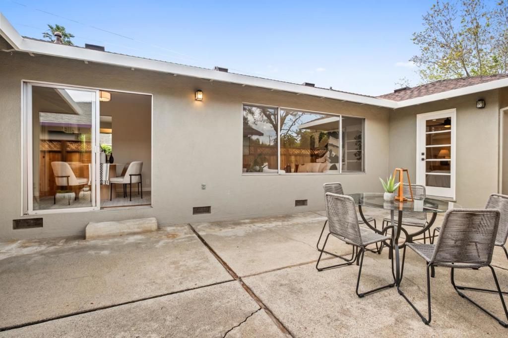 Image 26 of property listing at 689 Bayport Avenue, San Carlos, CA 94070