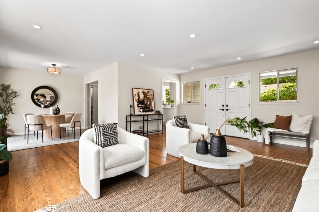 Image 4 of property listing at 689 Bayport Avenue, San Carlos, CA 94070