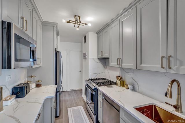 175-20 Wexford Terrace 2M, Jamaica Estates, NY 11432