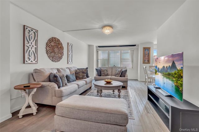 175-20 Wexford Terrace 2M, Jamaica Estates, NY 11432