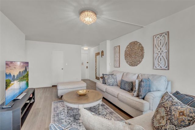 175-20 Wexford Terrace 2M, Jamaica Estates, NY 11432