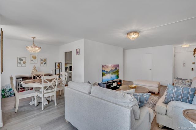 175-20 Wexford Terrace 2M, Jamaica Estates, NY 11432