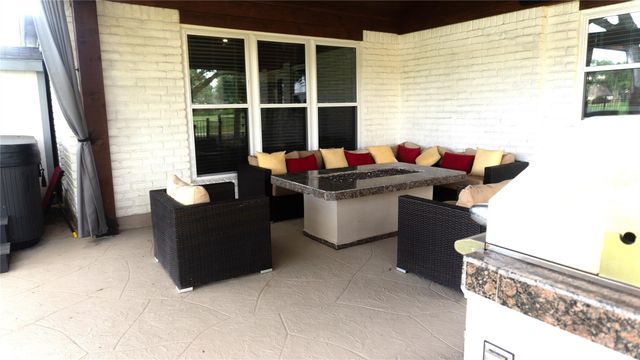24 Wellington Drive, Sugar Land, TX 77478
