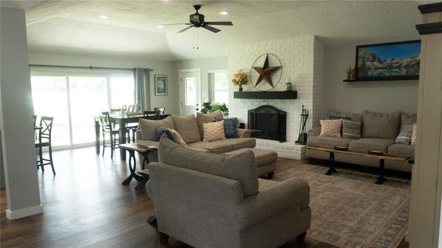 24 Wellington Drive, Sugar Land, TX 77478