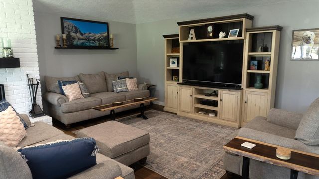 24 Wellington Drive, Sugar Land, TX 77478