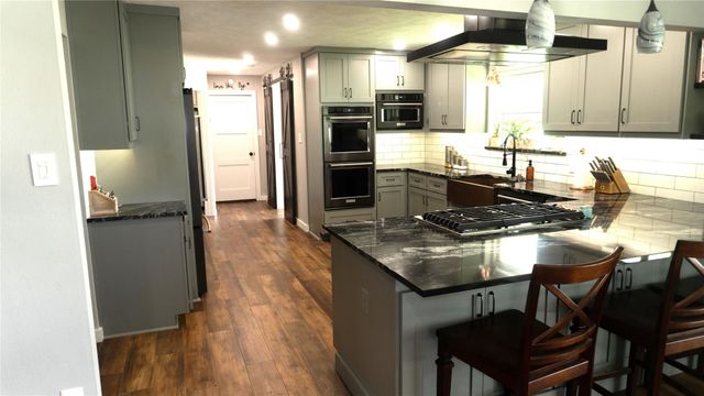 24 Wellington Drive, Sugar Land, TX 77478
