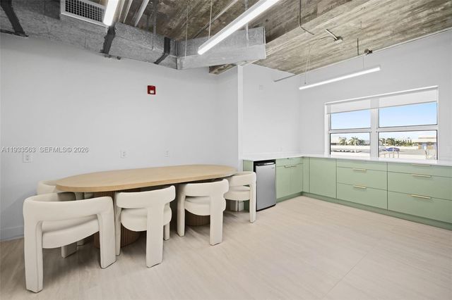 605 Lincoln Road 500, Miami Beach, FL 33139