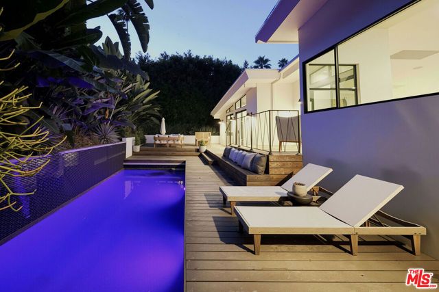 1541 Rising Glen Road, Los Angeles, CA 90069