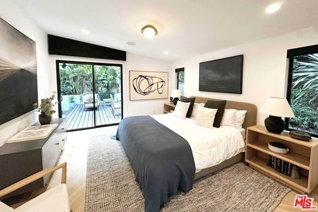 1541 Rising Glen Road, Los Angeles, CA 90069