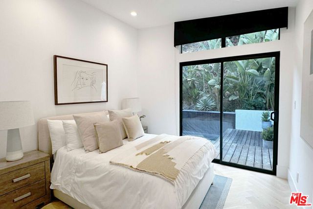 1541 Rising Glen Road, Los Angeles, CA 90069