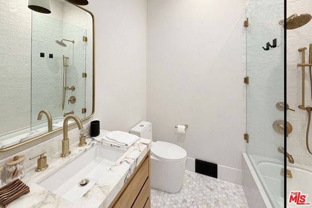 1541 Rising Glen Road, Los Angeles, CA 90069