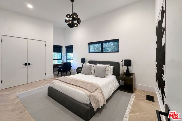 1541 Rising Glen Road, Los Angeles, CA 90069