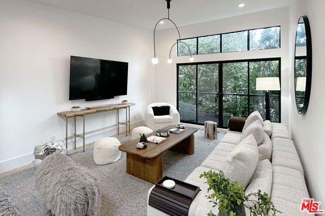 1541 Rising Glen Road, Los Angeles, CA 90069