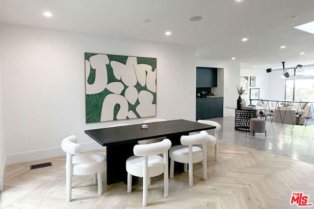 1541 Rising Glen Road, Los Angeles, CA 90069