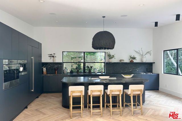 1541 Rising Glen Road, Los Angeles, CA 90069