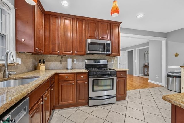 12 Murray Dr, Hillsborough Twp., NJ 08844