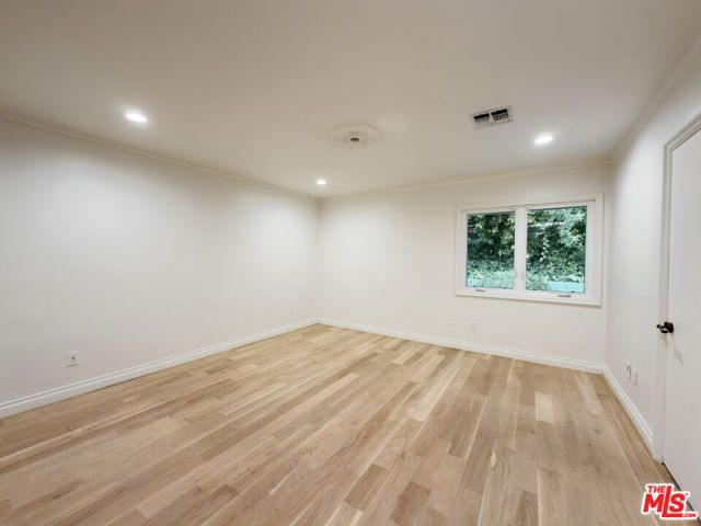 1094 Garden Lane, Beverly Hills, CA 90210